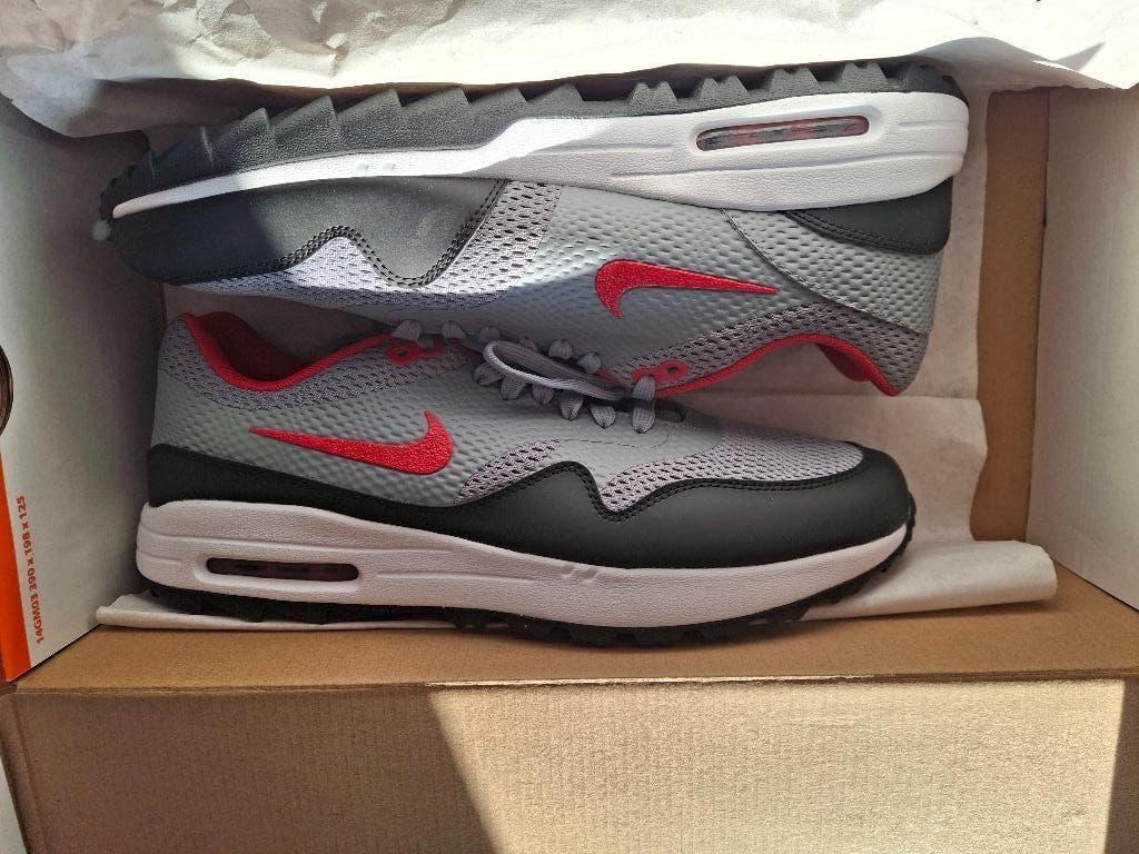 Nike air max 1 G Particle grey / University red - Maat 45, Overige kleuren, Nike, Ophalen of Verzenden, Sneakers of Gympen