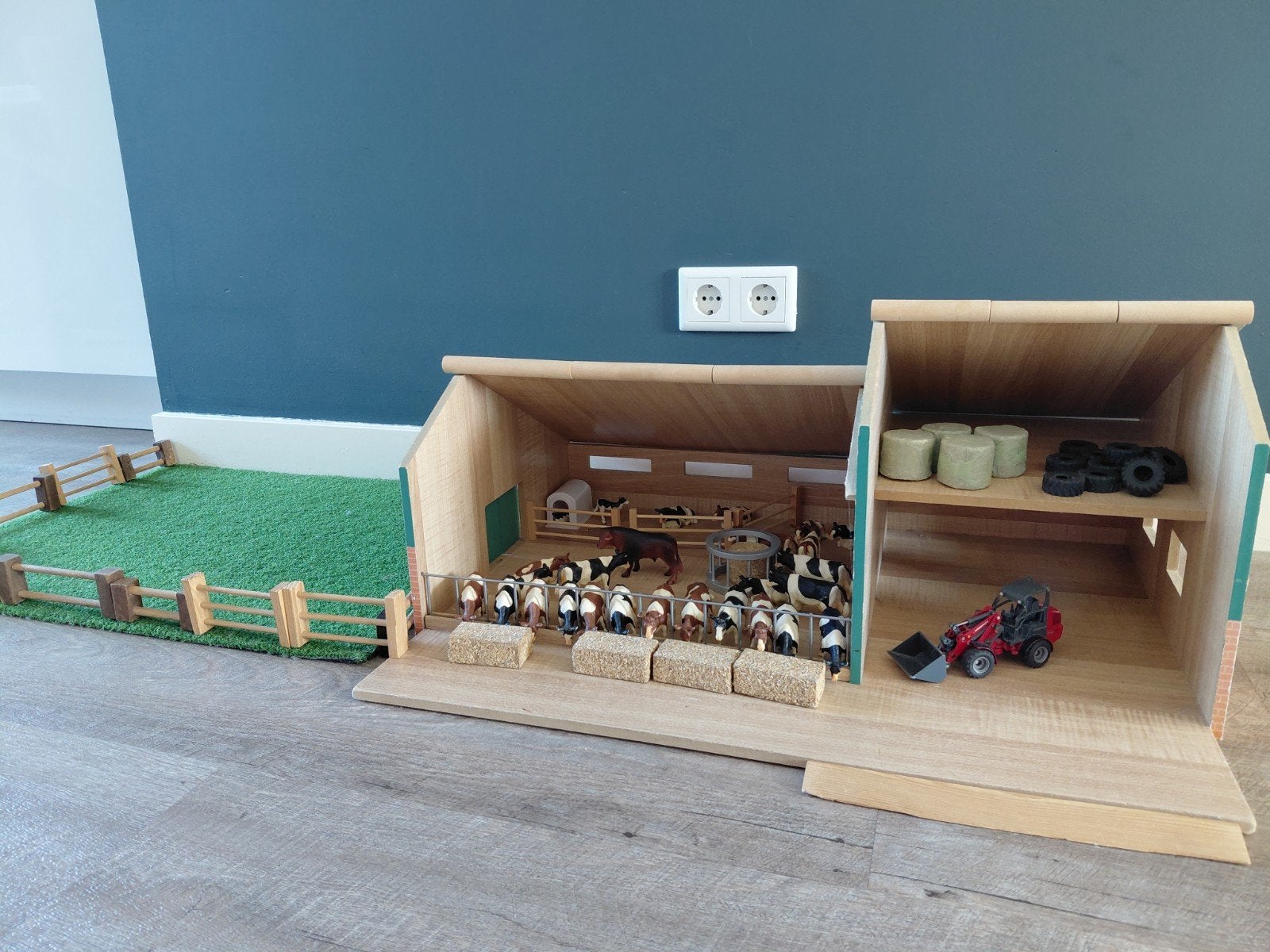 Grote houten boerderij Kids Globe met dieren en accessoires, Ophalen, Gebruikt, Jongen of Meisje