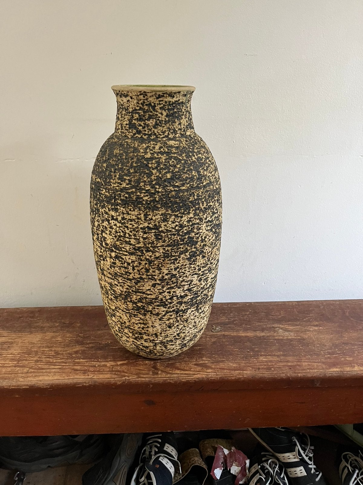 Berkenbast vaas groot keramiek Groeneveldt jaren 60-70 €55, Gebruikt, 52 cm, Ophalen of Verzenden, Steen/keramiek