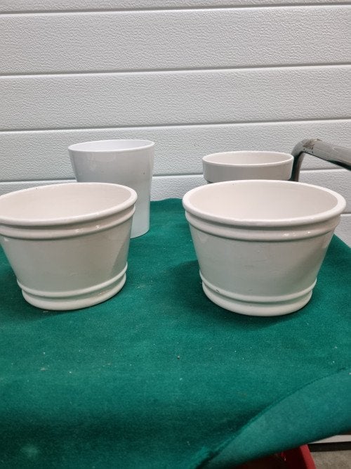 -	verschillende bloempotten wit aardewerk, Ophalen of Verzenden, 'T Olde Gre-j, Info@toldegrej.nl, Endepoelstraat 20f Didam