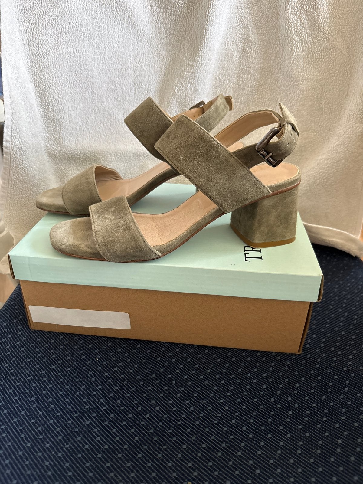 Van Dalen suède sandalen met blokhak - maat40, Ophalen of Verzenden, Zo goed als nieuw, Groen, Sandalen of Muiltjes