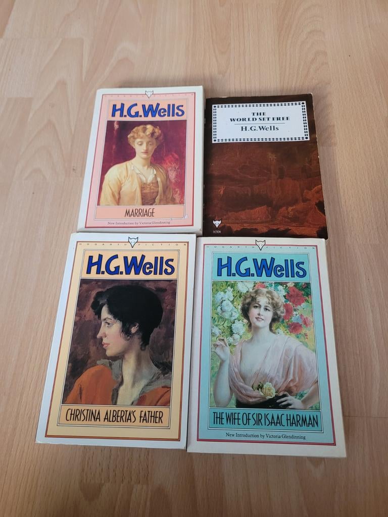 H. G. Wells 4x, Boeken, Literatuur, Zo goed als nieuw, Ophalen of Verzenden