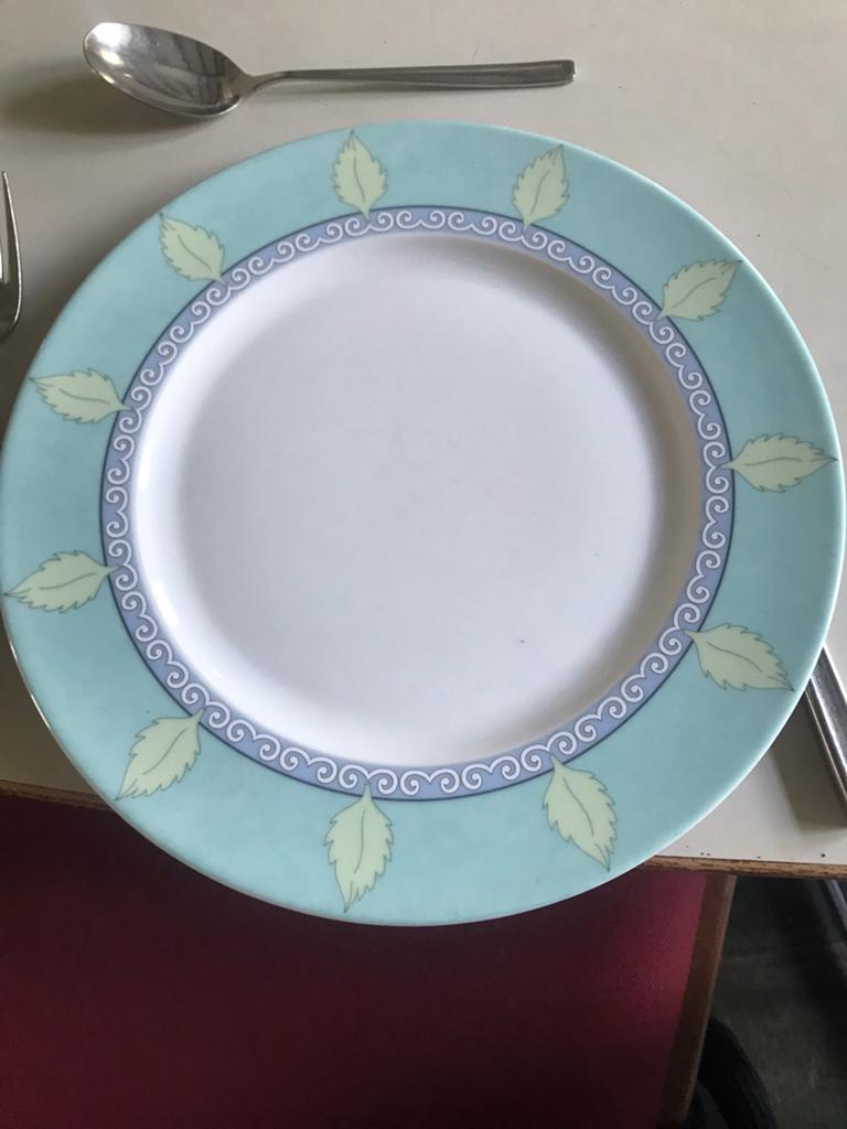 Gezocht! Kahla dinerborden, Huis en Inrichting, Keuken | Servies, Ophalen of Verzenden, Zo goed als nieuw, Overige stijlen, Bord(en)