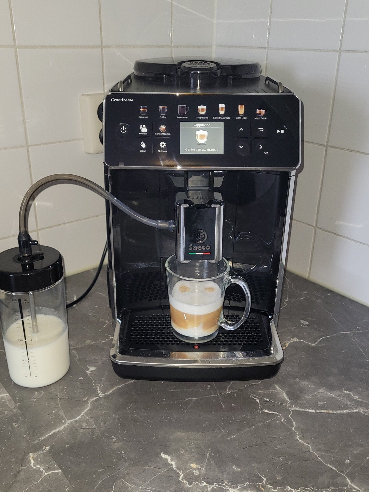 hele mooie koffiemachine te koop aangeboden, Ophalen, Afneembaar waterreservoir, Koffiemachine, Zo goed als nieuw