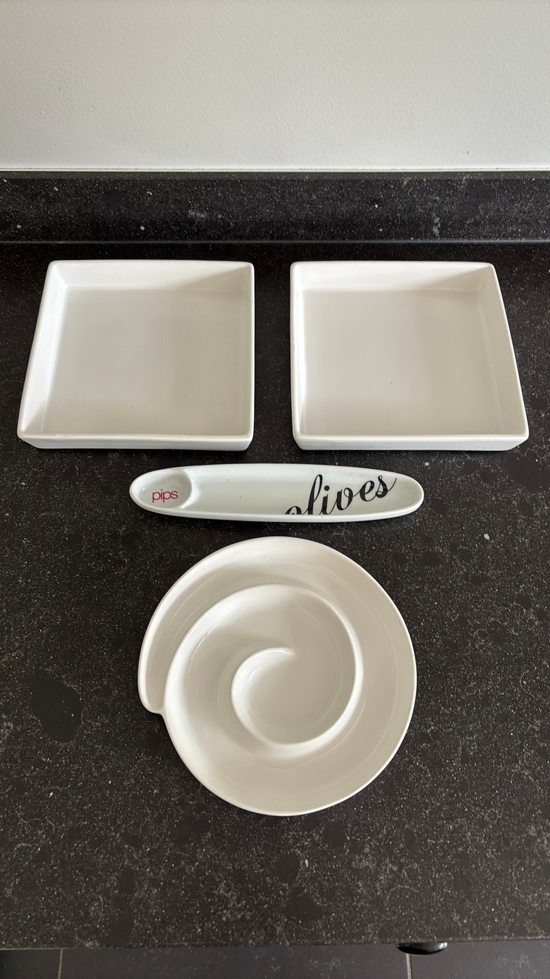 Mooie tapasset, Ophalen of Verzenden, Zo goed als nieuw, Overige stijlen, Schaal of Schalen