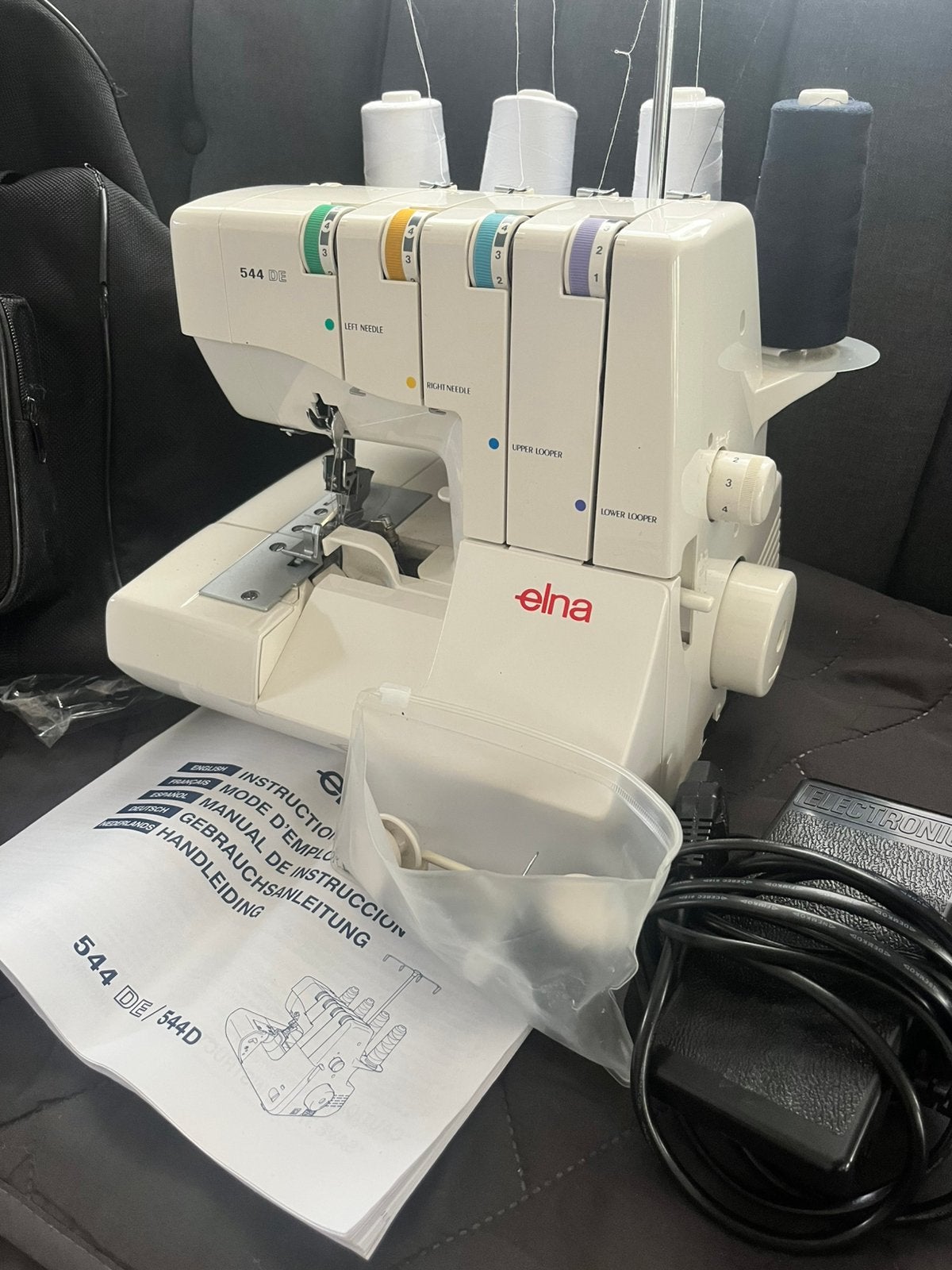 Elna 544 DE lockmachine, Ophalen, Lockmachine
