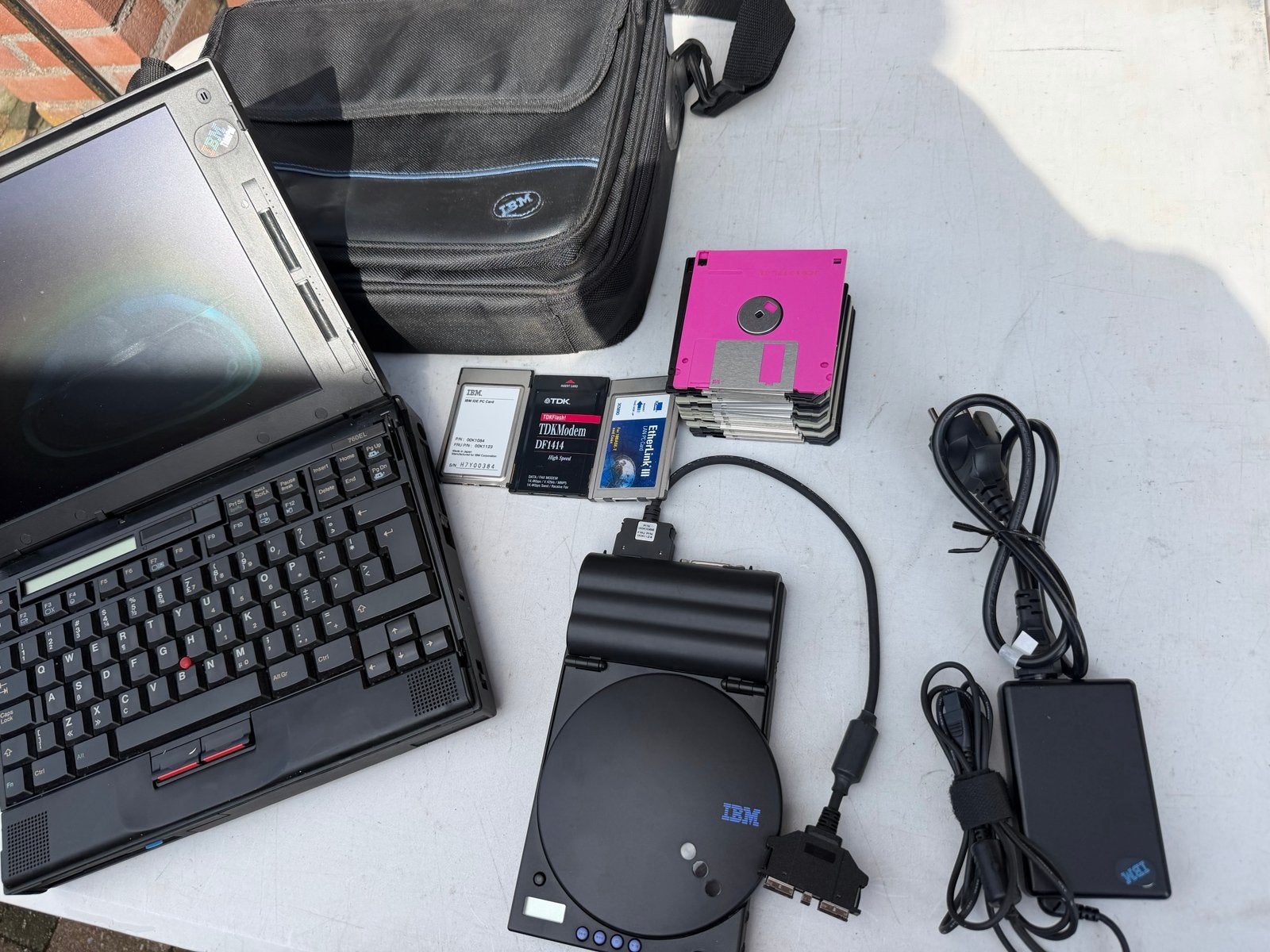 Vintage IBM Laptop met Accessoires en Floppy Disks, Computers en Software, Ophalen of Verzenden