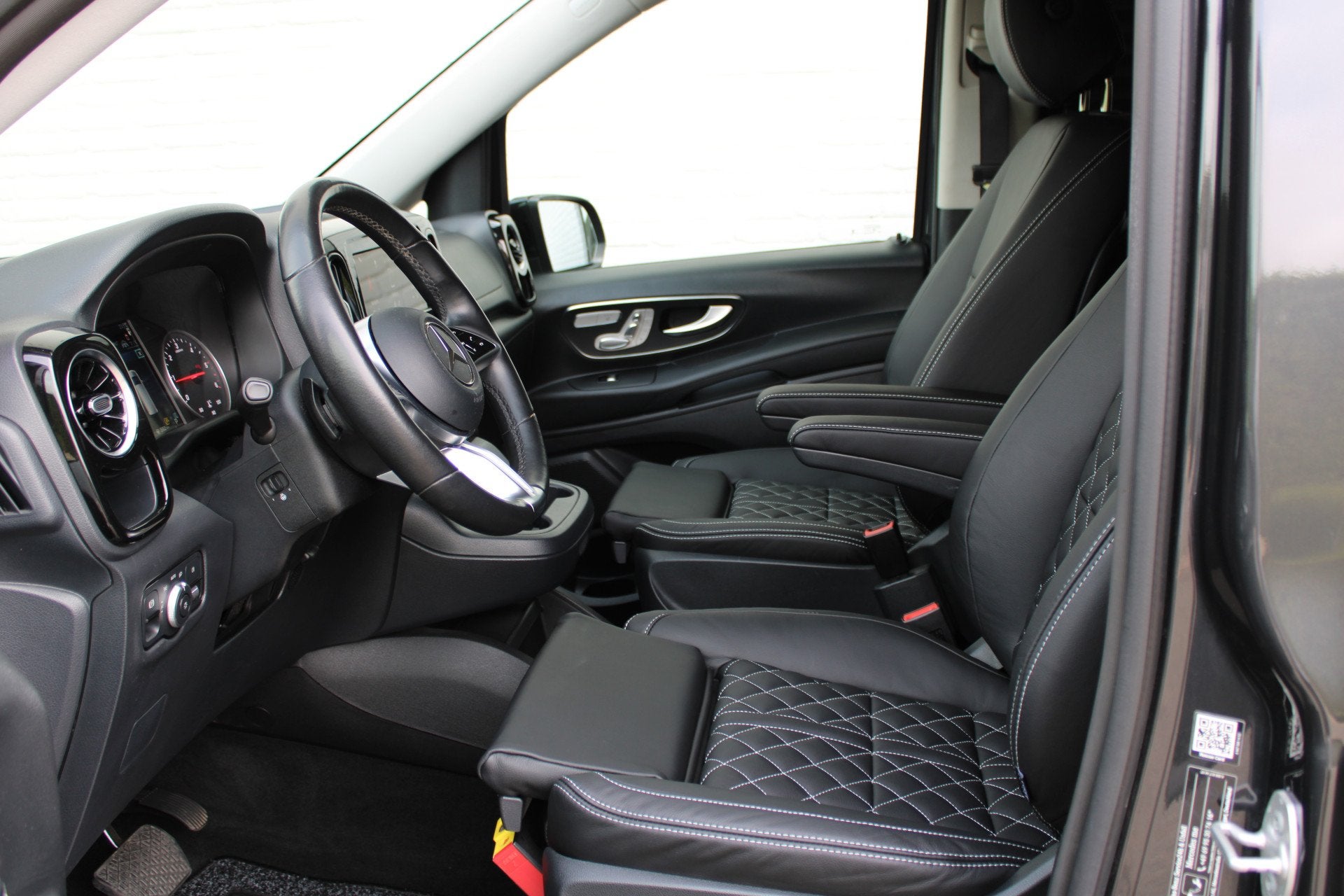 Mercedes-Benz Vito 124 CDI / Aut / DC / 4-Matic / Elec Stoel, Auto's, Dealer onderhouden, Gebruikt, 4 cilinders, Bedrijf