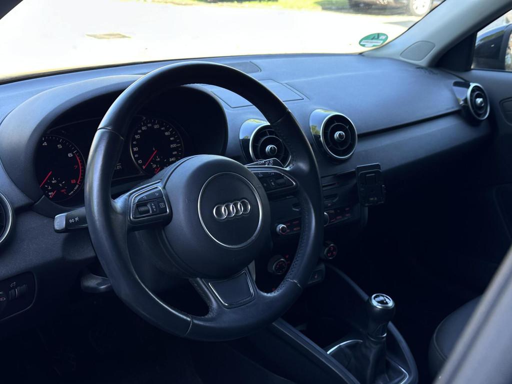 Audi A1 Sportback 1.2 TFSI S-Line Xenon/Led, Bluetooth, Pdc,, Auto's, Audi, Voorwielaandrijving, 86 pk, 4 cilinders, 4 stoelen