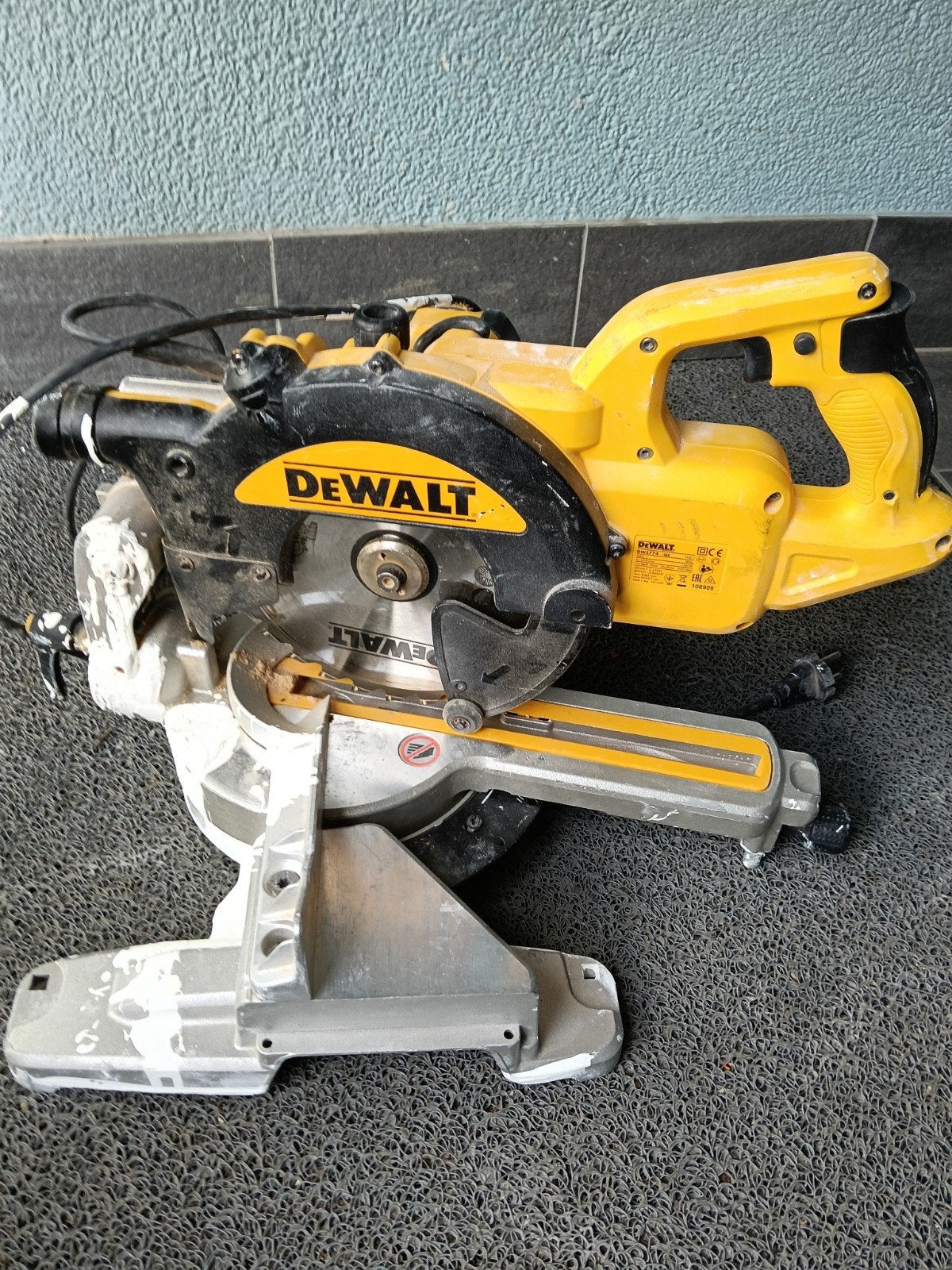 dewalt DWS774, Ophalen, 1200 watt of meer, Decoupeerzaag, 30 tot 70 mm