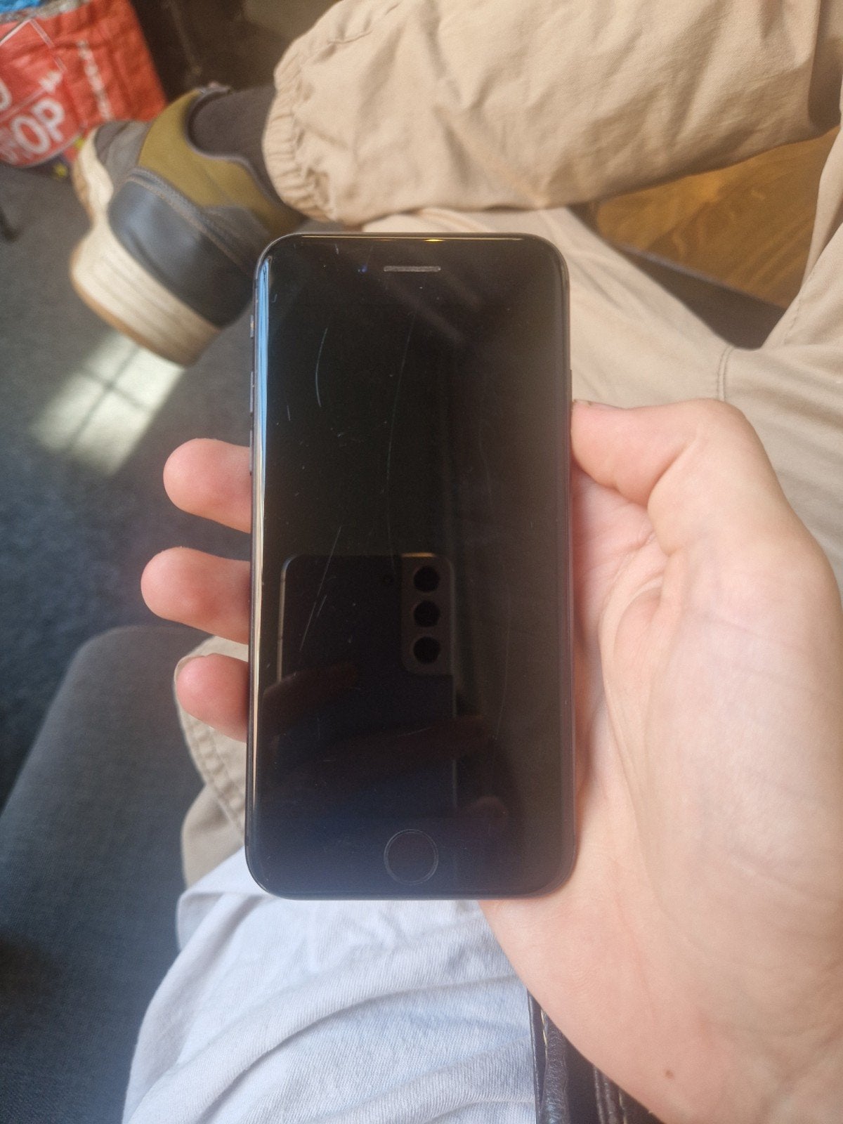 iPhone 8, 64GB, ontgrendeld, met barst achterkant, Telecommunicatie, Mobiele telefoons | Apple iPhone, Ophalen, Gebruikt, Zwart