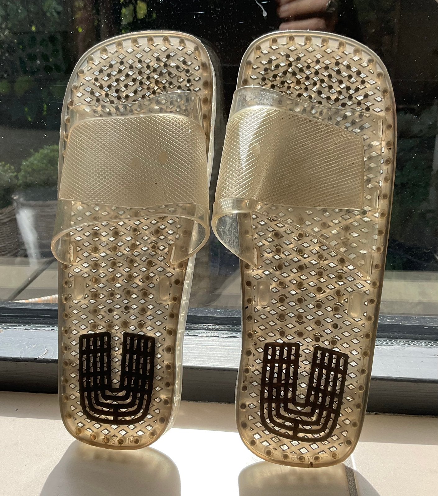 Massage slippers 38/39 BIJENKORF, Kleding | Dames, Ophalen of Verzenden, Zo goed als nieuw