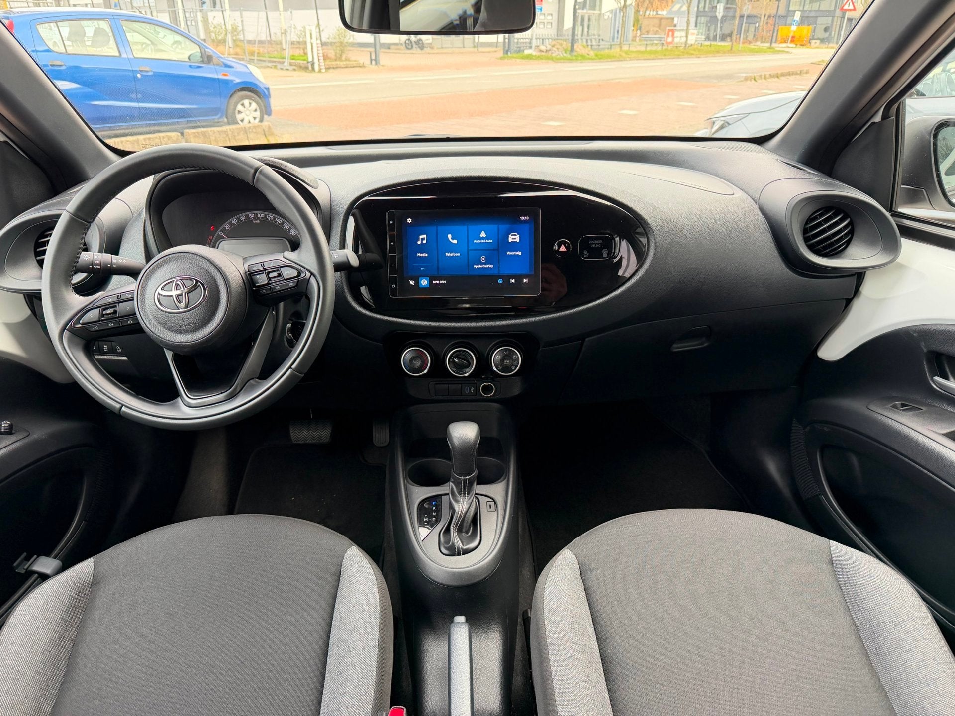 Toyota Aygo X 1.0 VVT-i S-CVT Play AUT|CARPLAY|ACC||CAMERA, Auto's, 12 maanden, Stof, Gebruikt, Euro 6