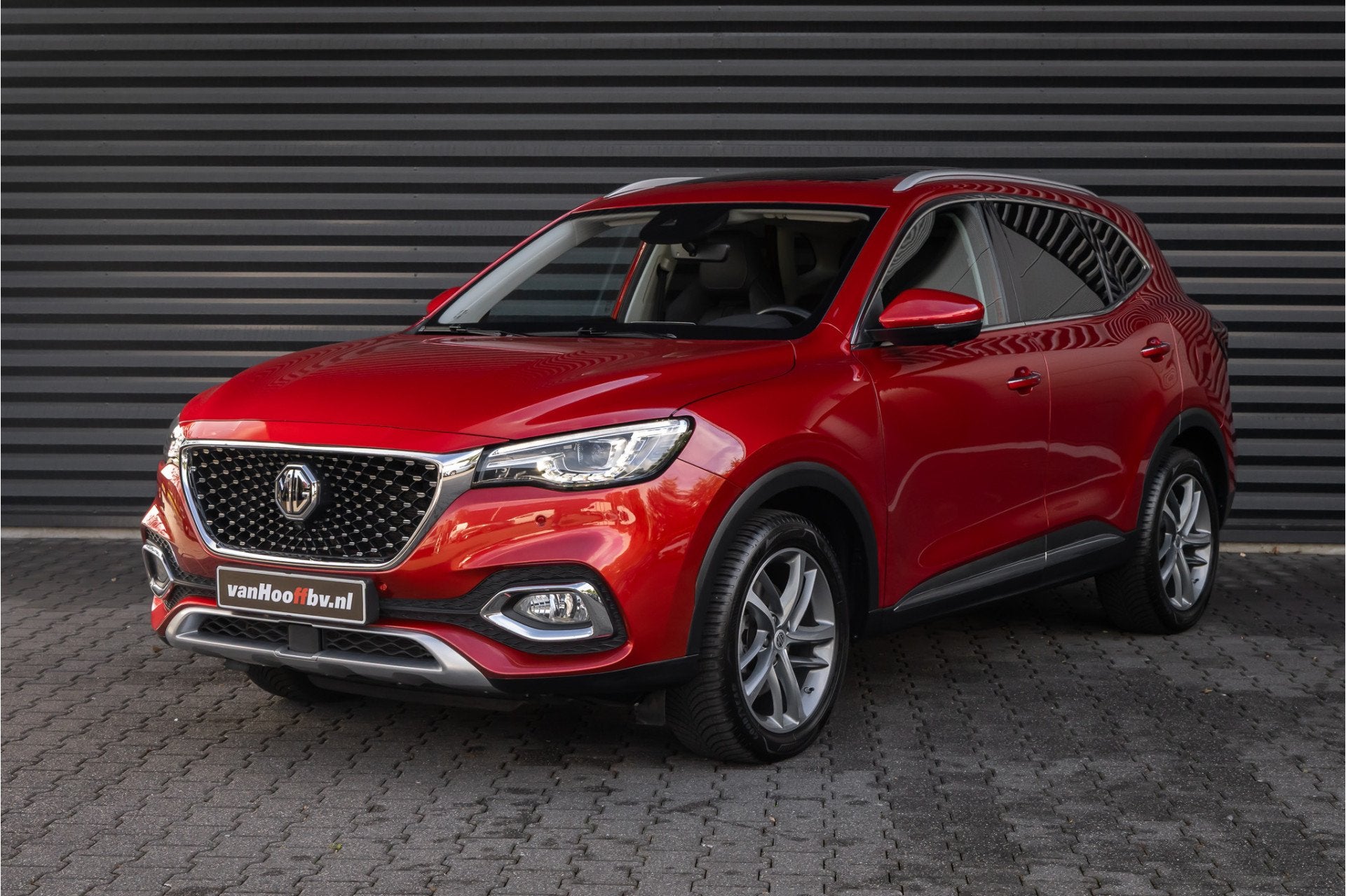 MG EHS 1.5 TGDI Luxury Pano- Carplay - Trekhaak (bj 2022), Gebruikt, 4 cilinders, 258 pk, 1500 cc