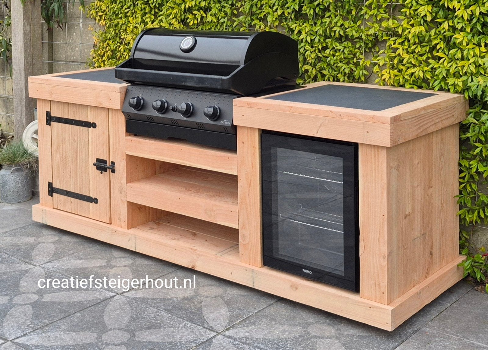 Douglas houten buitenkeuken met deur voor gasbbq en koelkast, Verzenden, Nieuw, Houtskool