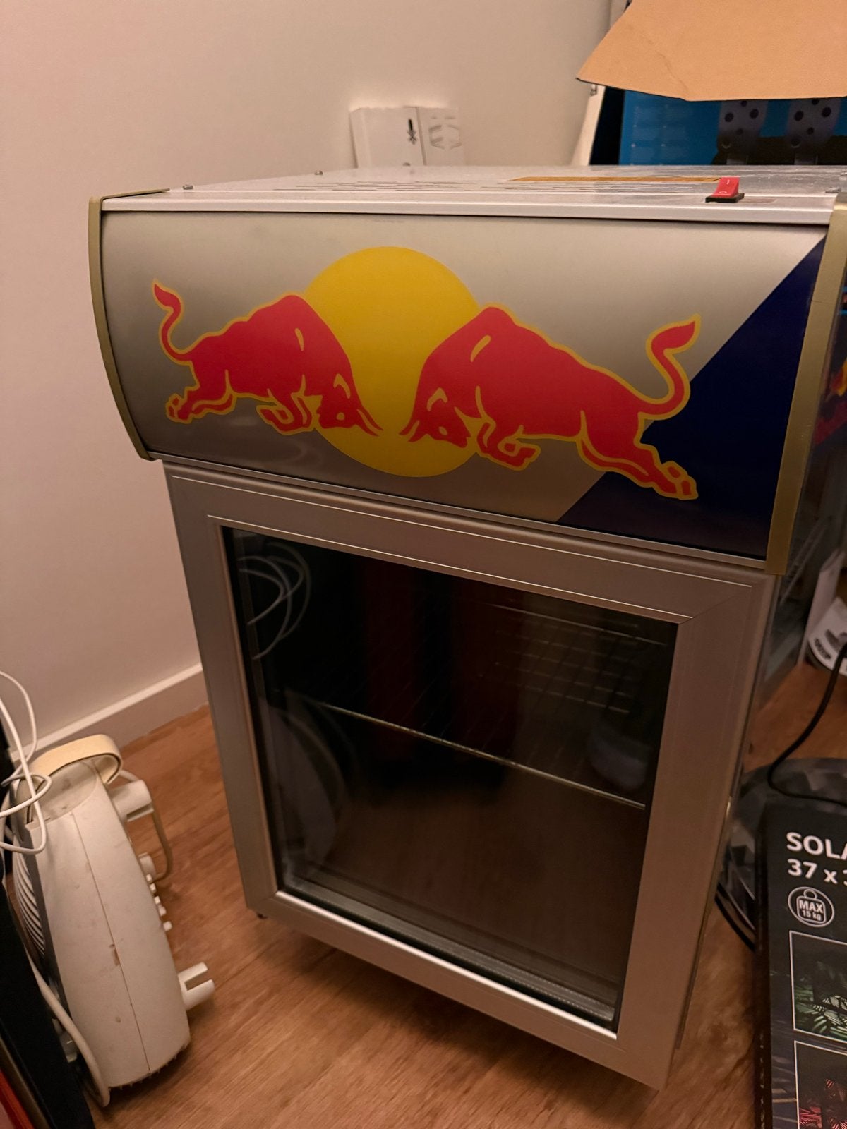 Red Bull mini koelkast op wieltjes, Ophalen, Minder dan 75 liter, Zonder vriesvak, Gebruikt