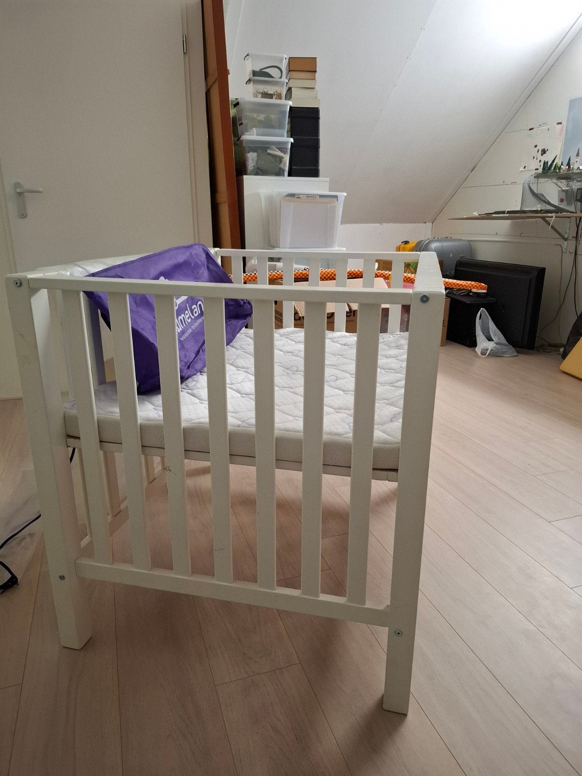 Witte box met verstelbare bodem en matras, Ophalen, Gebruikt, Overige typen