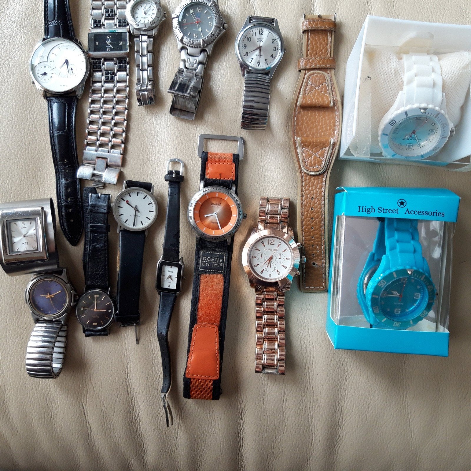 Horloge's  (1 Koop), Sieraden, Tassen en Uiterlijk, Horloges | Dames, Ophalen of Verzenden, Zo goed als nieuw, Overige merken