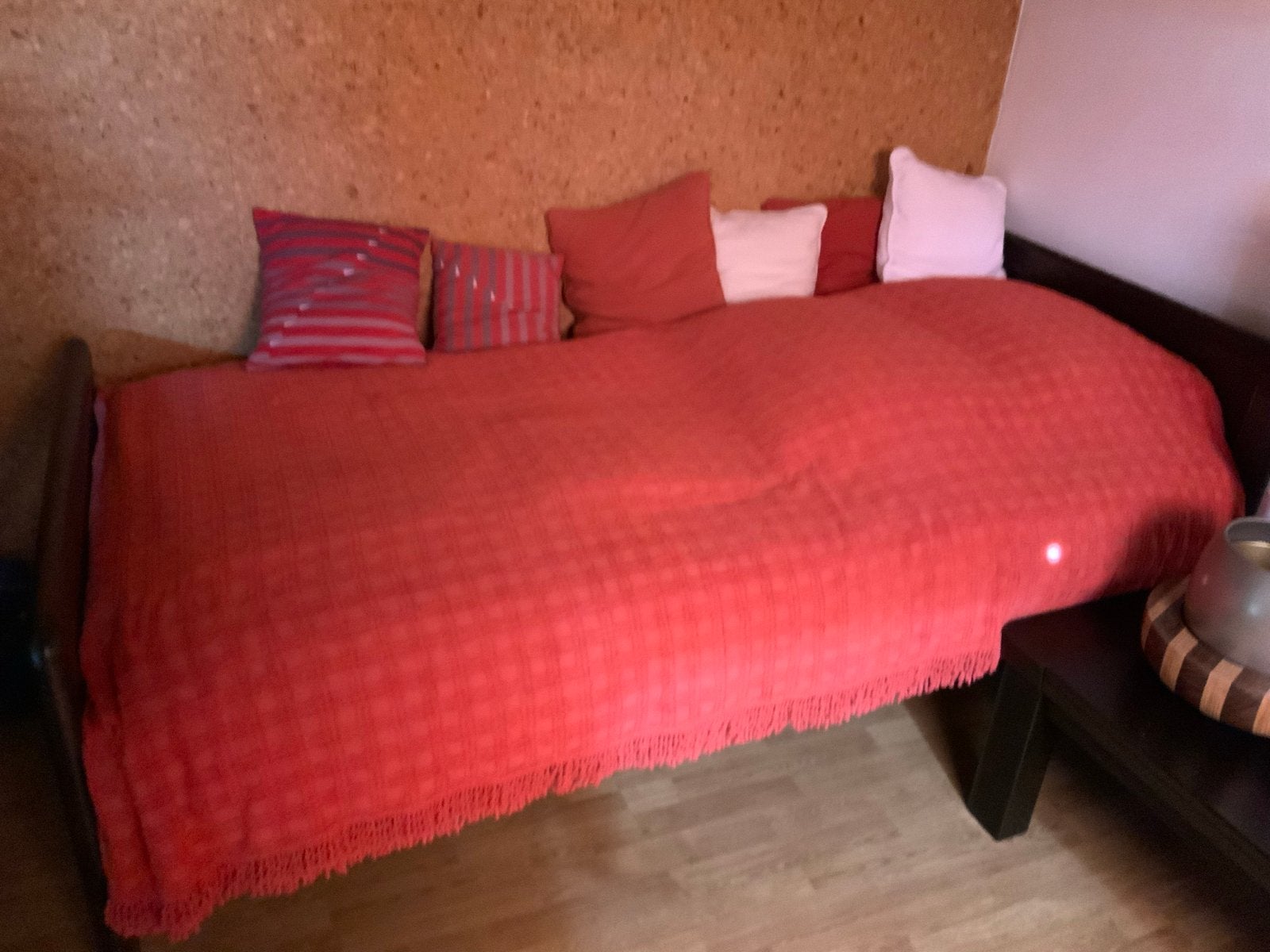 Comfortabel eenpersoonsbed met houten frame, Ophalen, 90 cm, Eenpersoons, Bruin