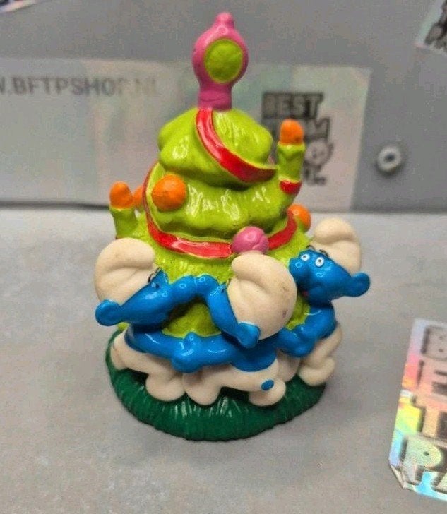 Smurf kerstboom (rubber/plastic) - Vintage, Verzamelen, Poppetjes en Figuurtjes, Ophalen of Verzenden