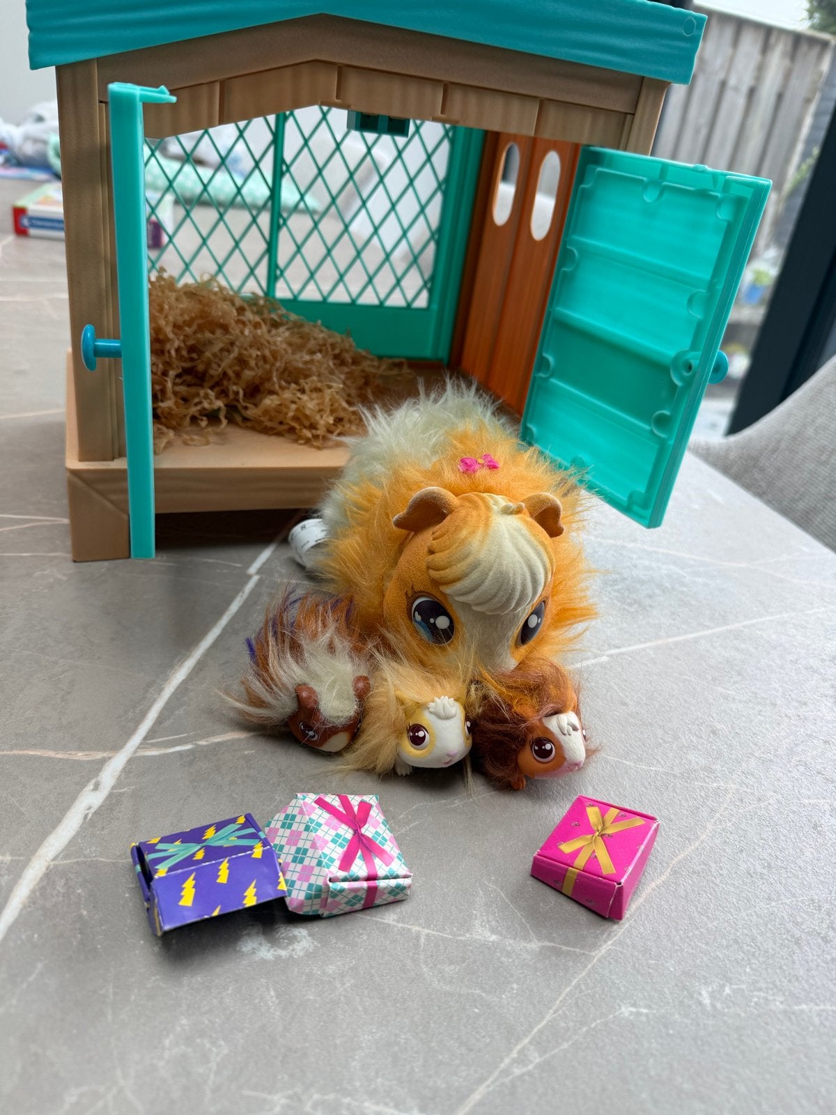 Little Live Pets Mama Surprise cavia met hok en baby's, Ophalen, Gebruikt, Jongen of Meisje
