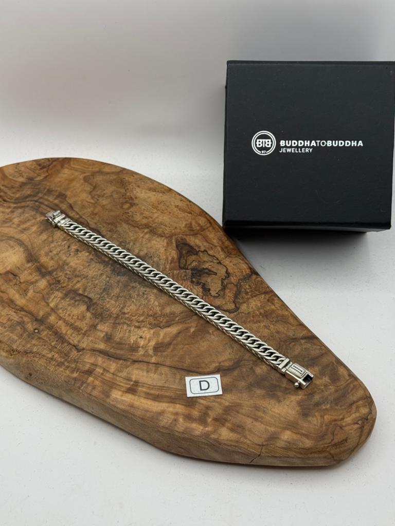 “ESTHER XS” buddha to buddha 19cm• Maat: D “GEPOLIJST”, Ophalen of Verzenden, Zo goed als nieuw, Zilver, Zilver