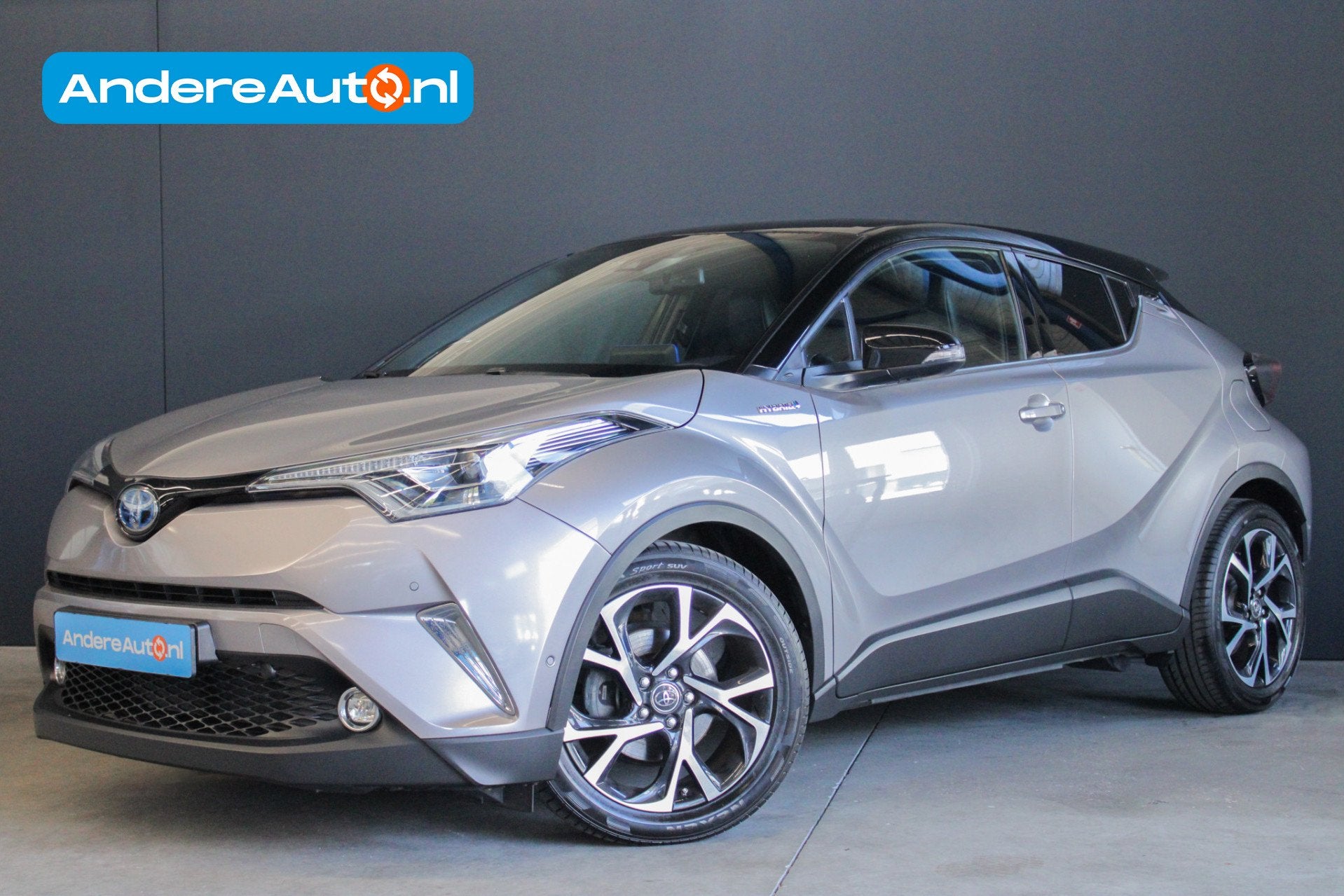 Toyota C-HR 1.8 Hybrid Bi-Tone Plus |leder|goed onderhouden|, Auto's, Dealer onderhouden, Gebruikt, Zwart, 4 cilinders