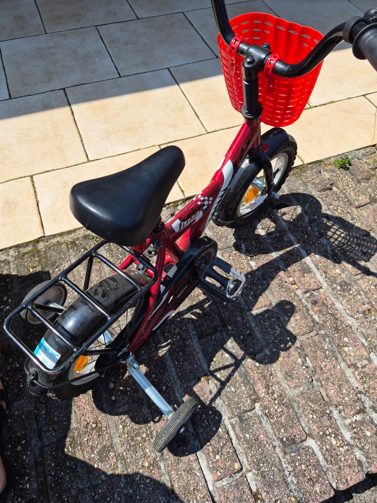 LOEKIE kinderfietsje 12 inch met zijwieltjes en mandje, Fietsen en Brommers, Fietsen | Kinderfietsjes, Ophalen, Zijwieltjes, LOEKIE