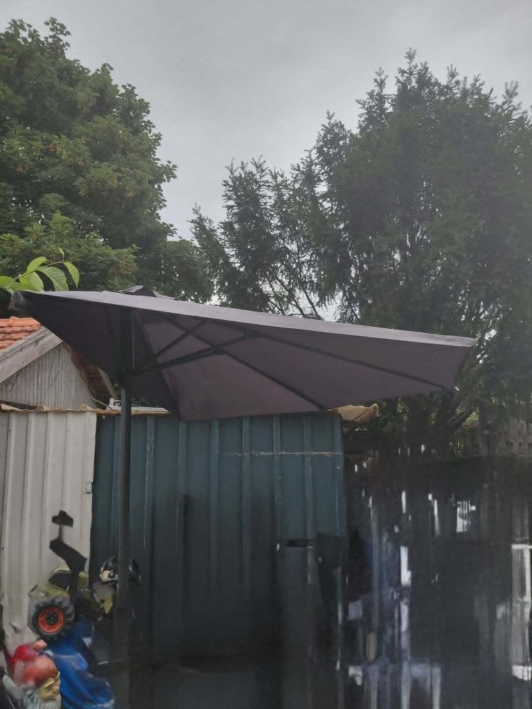 parasol speciaal voor balkon of rechte muur, Ophalen, Gebruikt, 1 tot 2 meter, Parasolvoet