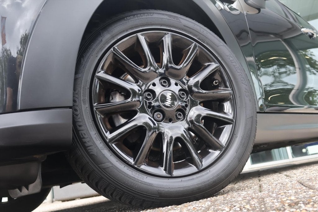 Mini Mini 5-Deurs (f55) 1.5 Cooper Camden 136pk | Automaat |, Auto's, Gebruikt, Zwart, Origineel Nederlands, Bedrijf