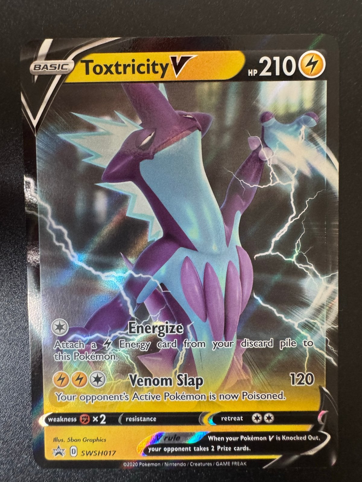 Toxtricity V SWSH017 Pokémon Kaart, Ophalen of Verzenden, Zo goed als nieuw, Losse kaart