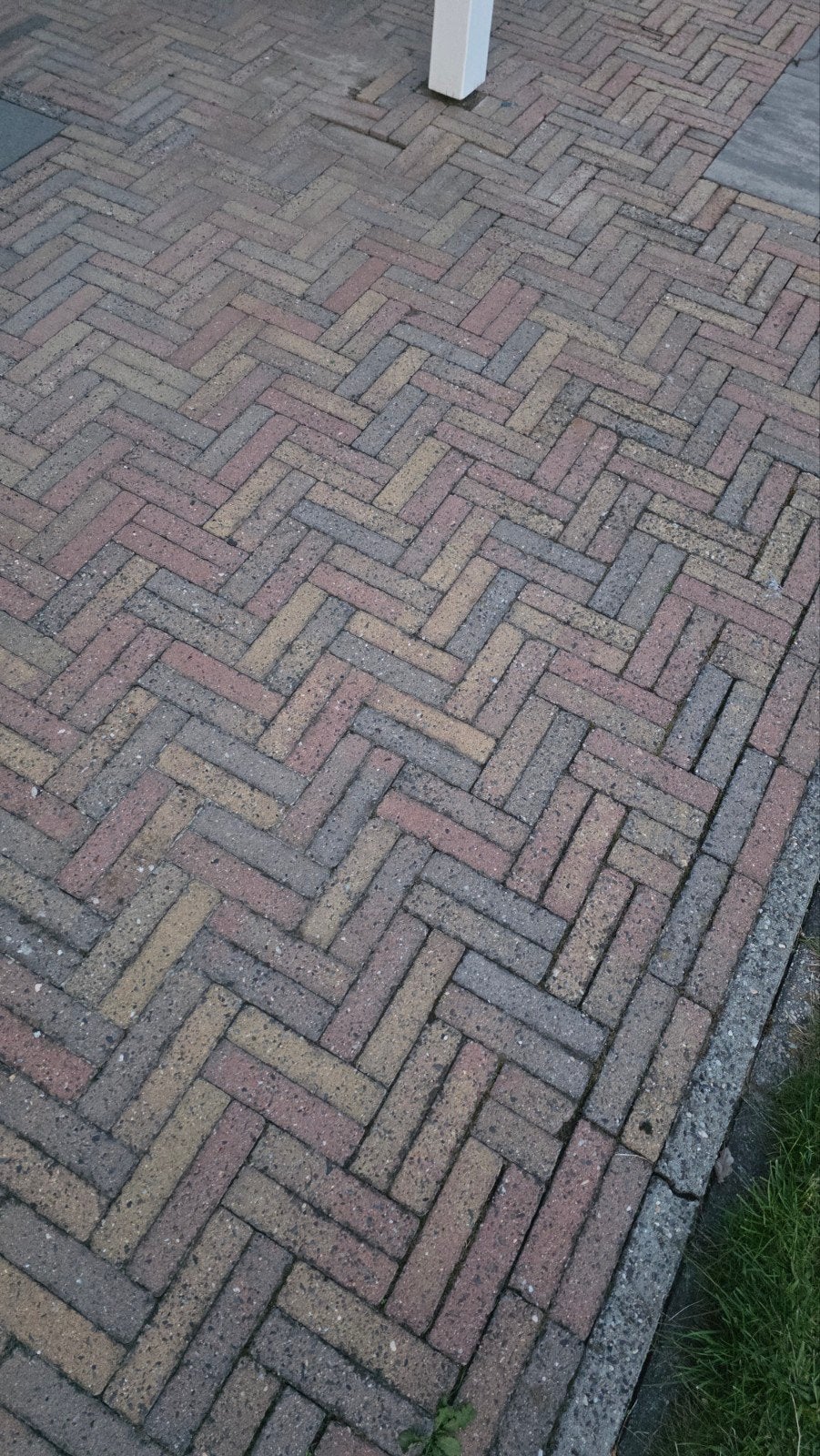 GRATIS 30 m2 gekleurde waaltjes stenen, Tuin en Terras, Ophalen, Beton, Klinkers