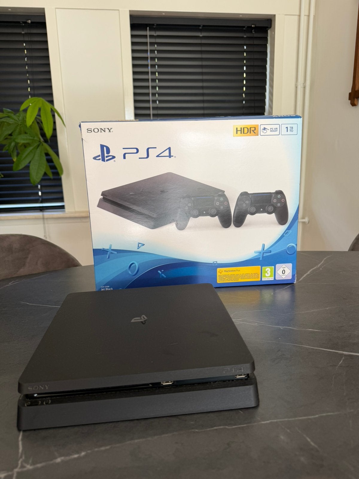 Playstation 4 slim, Spelcomputers en Games, Ophalen of Verzenden, Gebruikt, Zonder controller, Slim