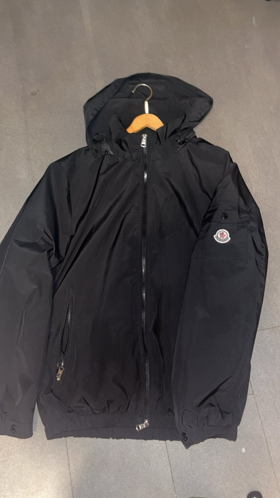 Moncler jas zwart maat M, Ophalen of Verzenden, Zo goed als nieuw, Maat 48/50 (M), Zwart