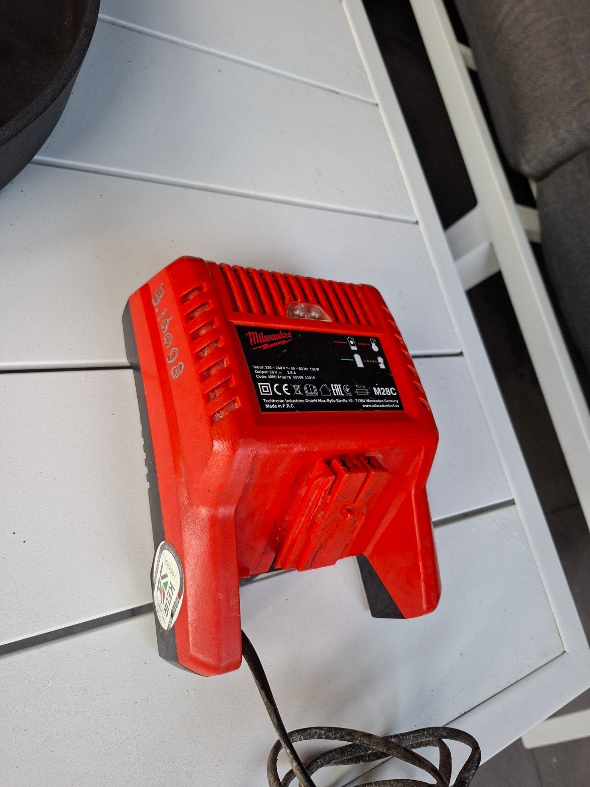 Milwaukee oplader voor M28 accu, Ophalen of Verzenden