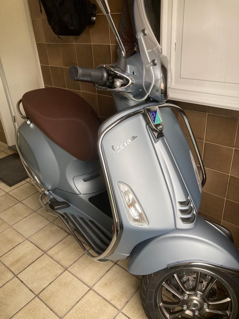 Bijna nieuwe Vespa Primavera - April 2024, 1231 km, Fietsen en Brommers, Scooters | Vespa, Ophalen, Overige modellen, Zo goed als nieuw