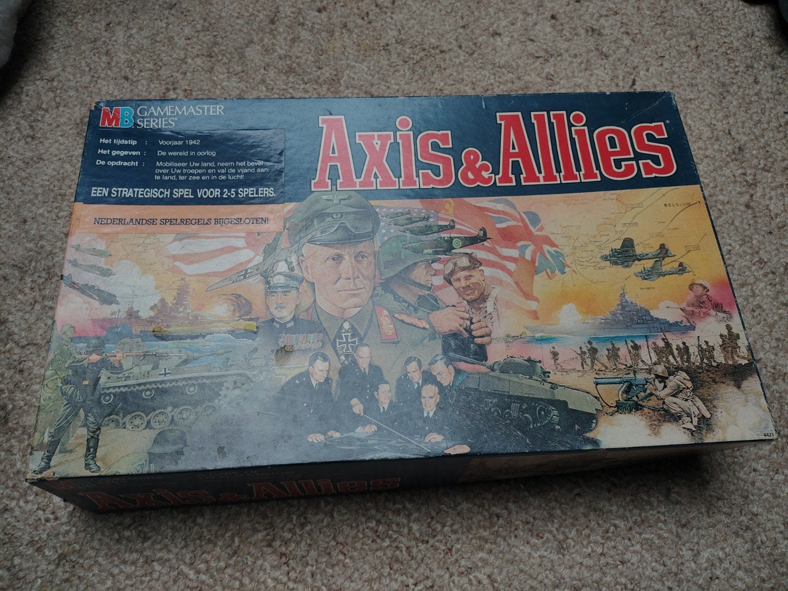 Axis & Allies bordspel - Compleet en in goede staat!, Drie of vier spelers, Ophalen of Verzenden, Zo goed als nieuw, MB Gamemaster Series