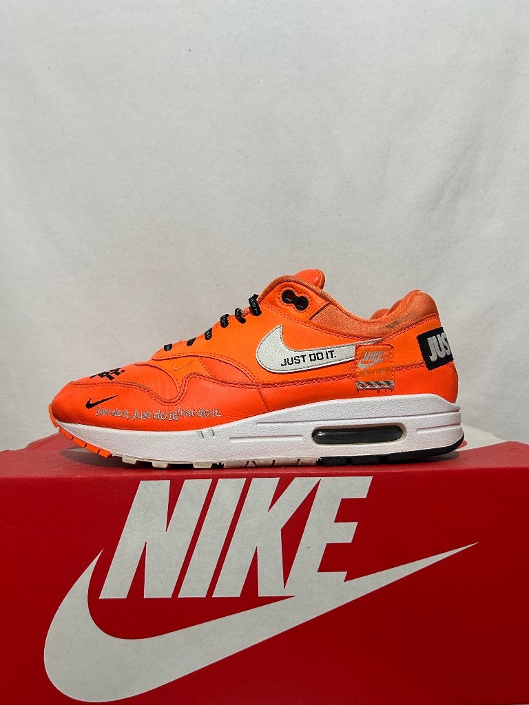 ALS NIEUW! Maat 42,5 - Nike Air Max 1 LX Orange Just Do It