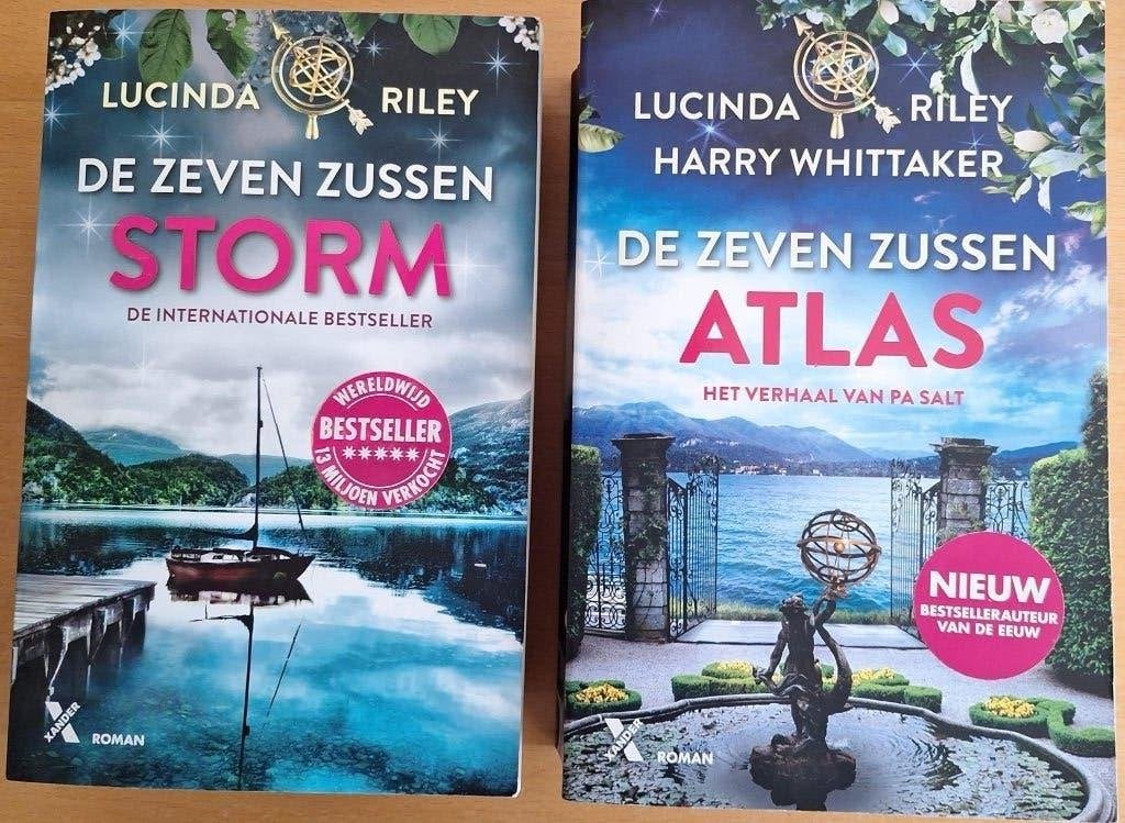De Zeven Zussen: Storm en Atlas (Lucinda Riley)., Boeken, Gelezen, Europa overig, Lucinda Riley, Ophalen of Verzenden