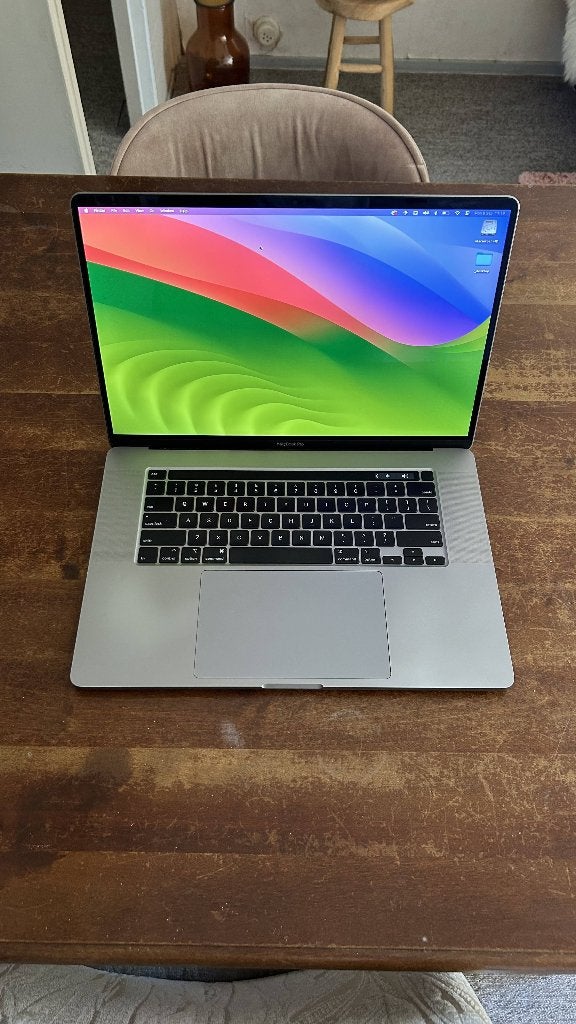 Vind macbook pro i9 32gb op Marktplaats - juli 2026