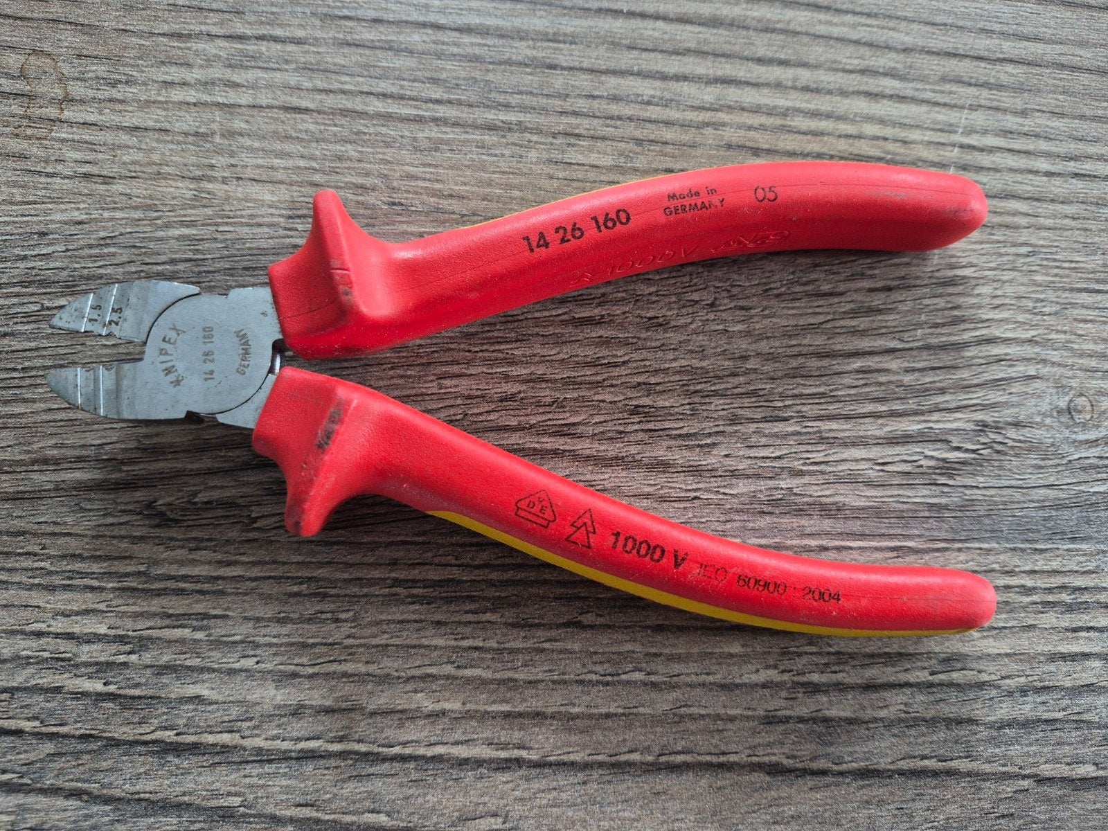 strip/kniptang 160mm VDE geïsoleerd, Verzenden, Gebruikt, Tang, Knipex