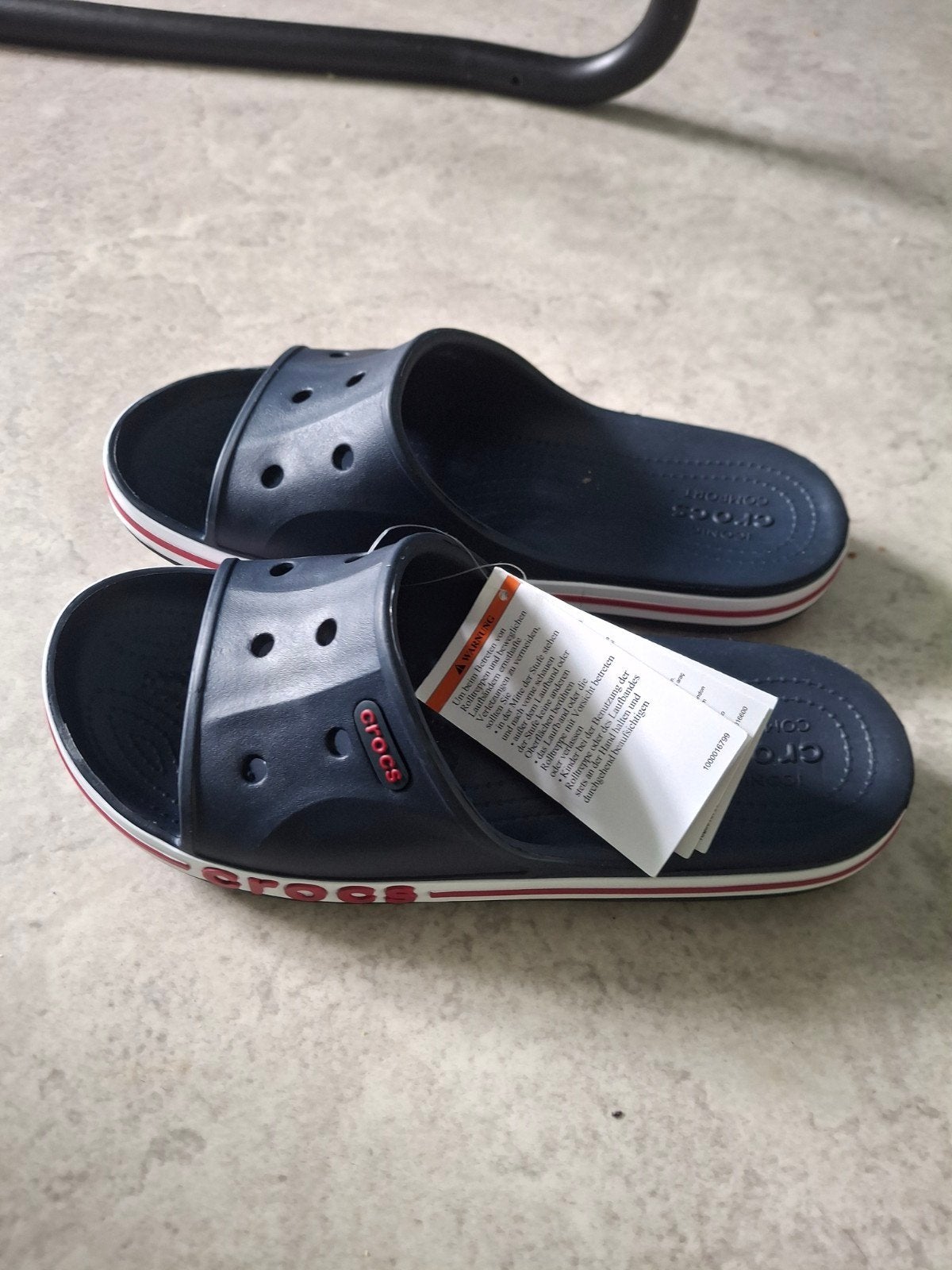 Nieuwe Crocs slippers - Maat 38/39 - Donkerblauw, Slippers, Blauw, Nieuw, Ophalen of Verzenden