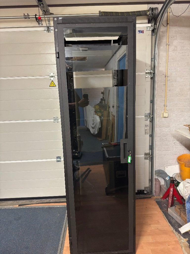 Groot installatie rack, Ophalen, Gebruikt