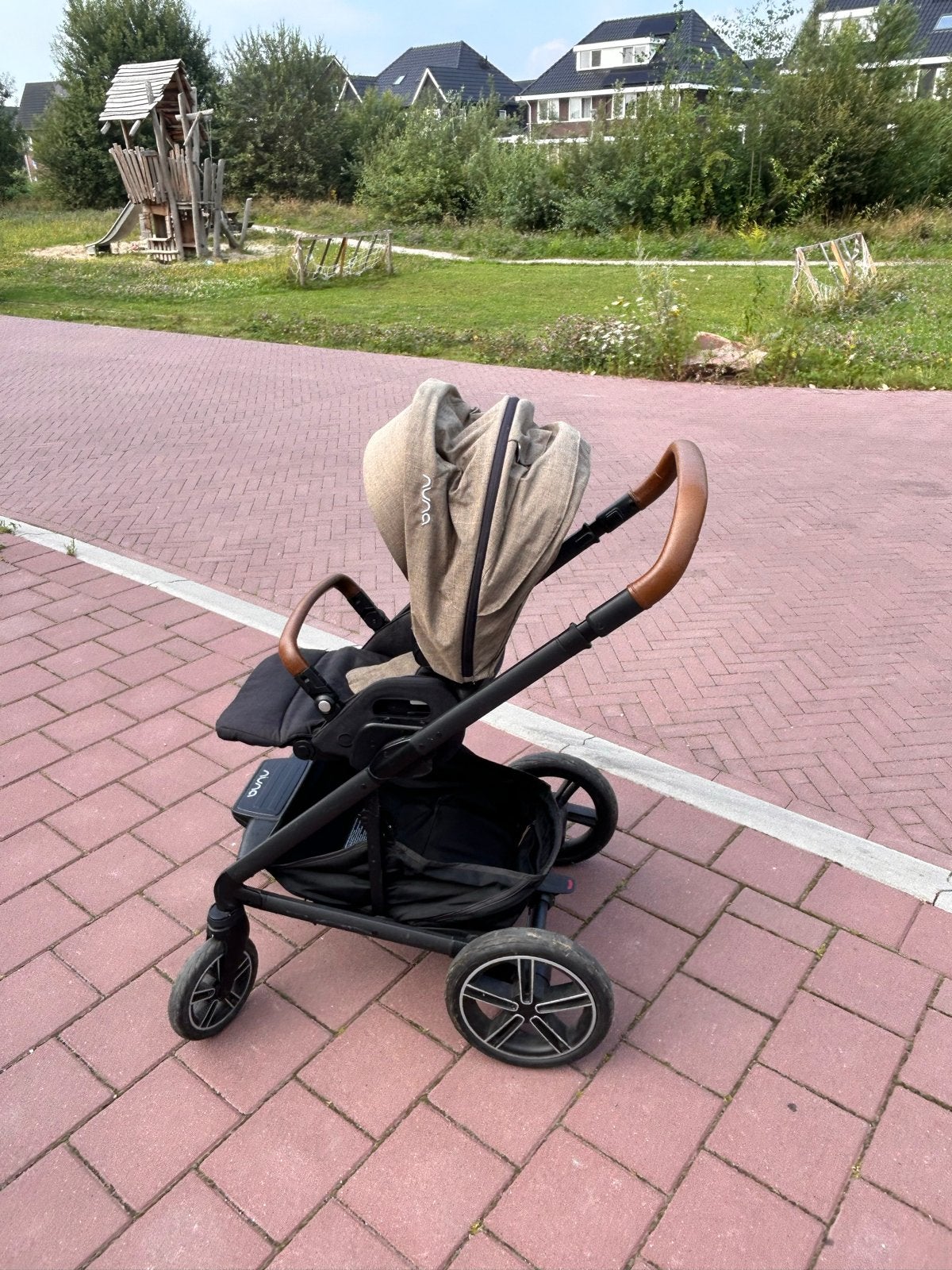 Nuna Mixx Next Mocha kinderwagen met reiswieg en adapters, Kinderen en Baby's, Kinderwagens en Combinaties, Zo goed als nieuw
