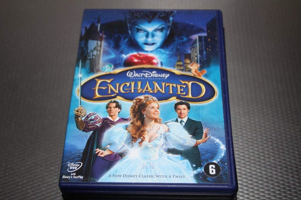 enchanted, Vanaf 6 jaar, Ophalen of Verzenden, Gebruikt