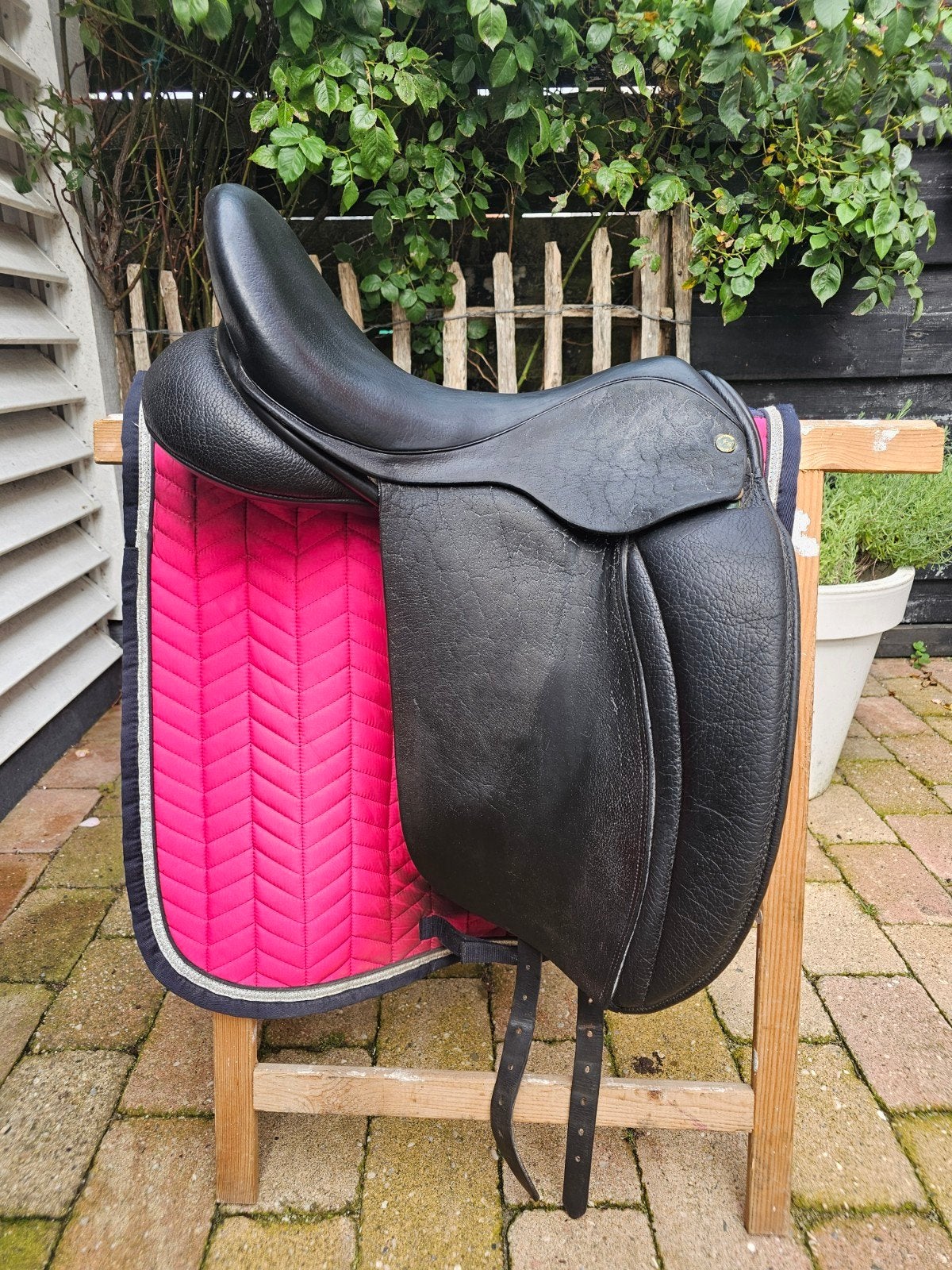 prachtig hulsebos dressuur zadel 17,5 inch  Medium wijde boo, Dieren en Toebehoren, L (17.5 inch), Dressuur, Diepe zit, Zo goed als nieuw