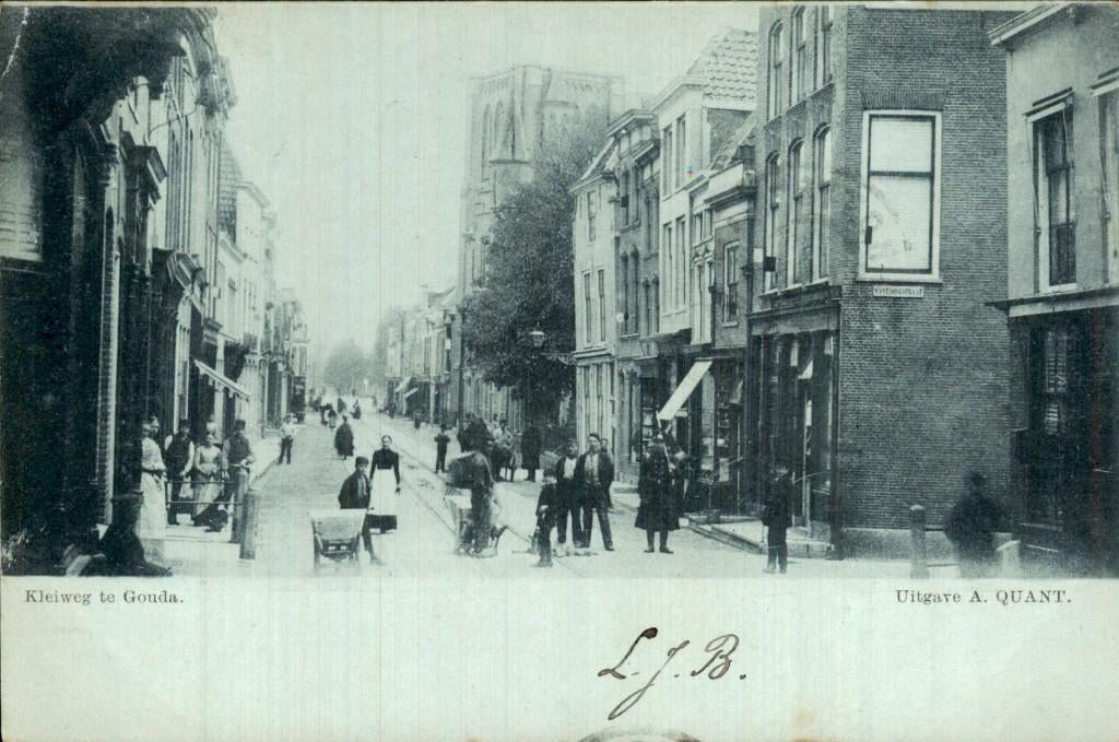 Gouda - Kleiweg - Straatzicht, Ophalen of Verzenden, Voor 1920, Gelopen, Zuid-Holland