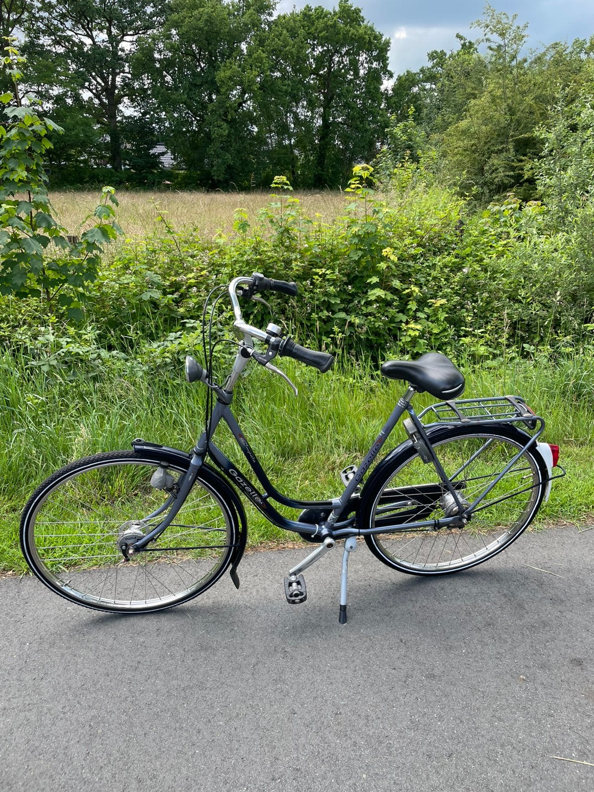 Nette Damesfiets 28 inch Gazelle İmpala € 125,-, Fietsen en Brommers, Fietsen | Dames | Damesfietsen, Gebruikt, Gazelle, Versnellingen