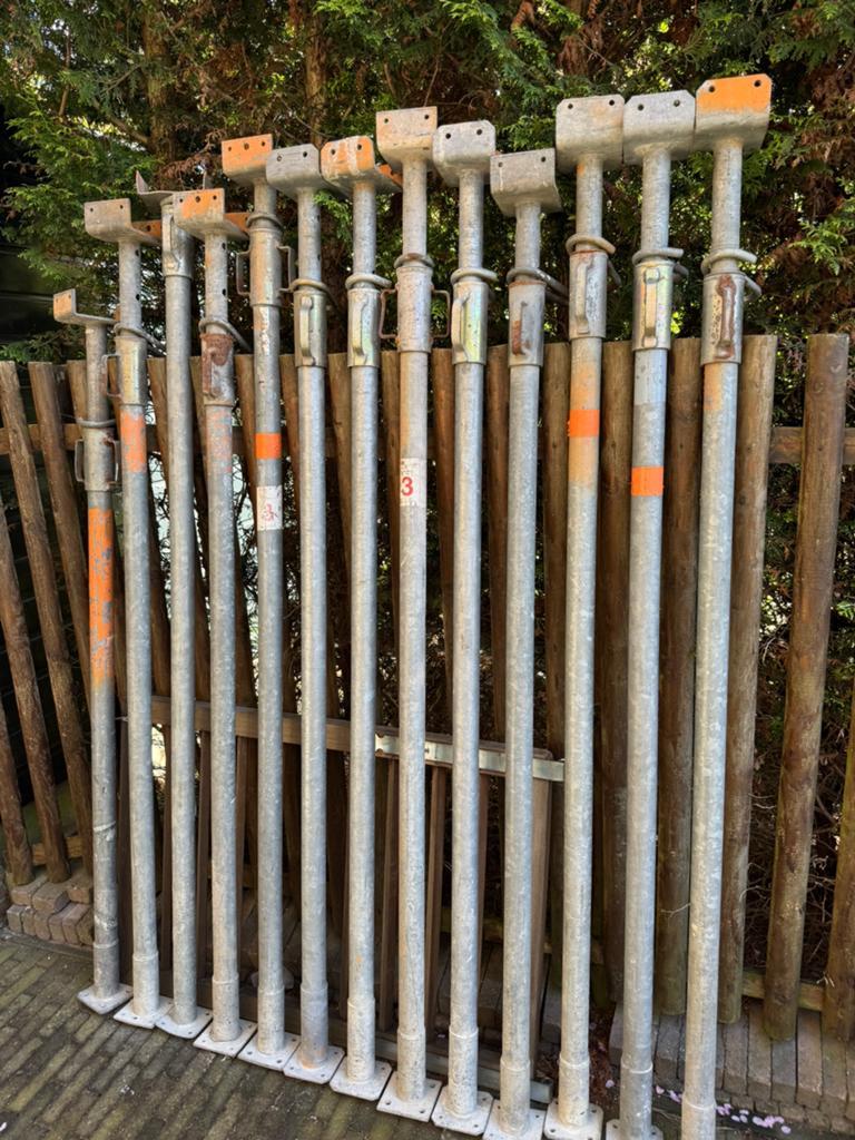Schroefstempels bouwstempels stempels, Doe-het-zelf en Verbouw, Steigers, Ophalen, Gebruikt, Overige typen, 2 tot 5 meter