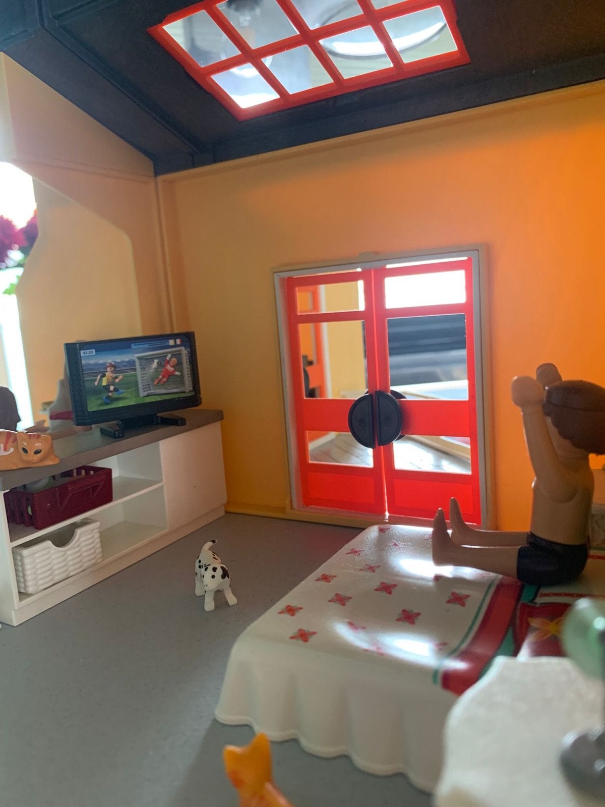 Playmobil huis met dubbele woonlaag, poppetjes, dieren, meub, Ophalen of Verzenden, Gebruikt, Complete set